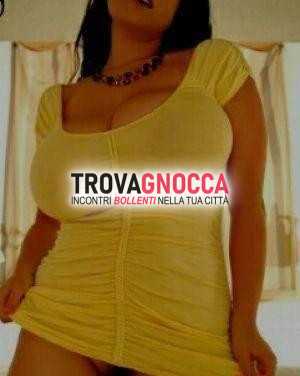 milf 42enne affascinante e prosperosa indossa sempre abiti provocanti e si regala momenti piacere saltuariamente.