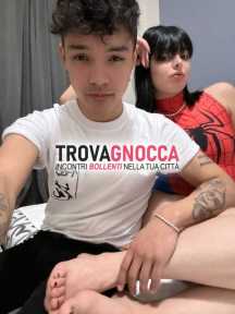 coppia cerca divertimento