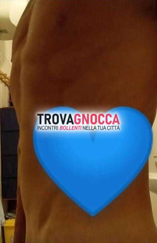 attraente quarantenne cerca mogli disposte condividere e mariti che approvano.