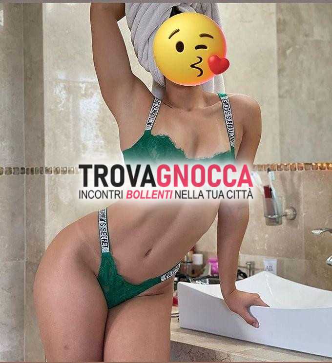 vera italiana 🇮🇹 regina bocchino ingoio 💦👅 tutta al naturale e pronta deliziare