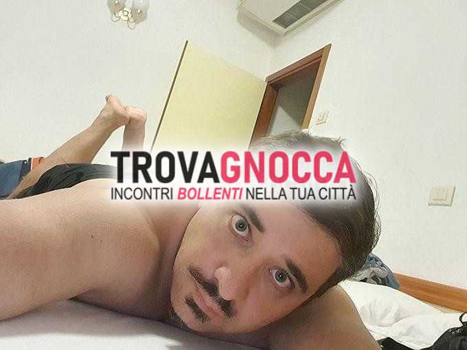 ragazzo romano vacanza riccione solitaria cerca divertimento fetish ma anche tocco sesso esperienza unica