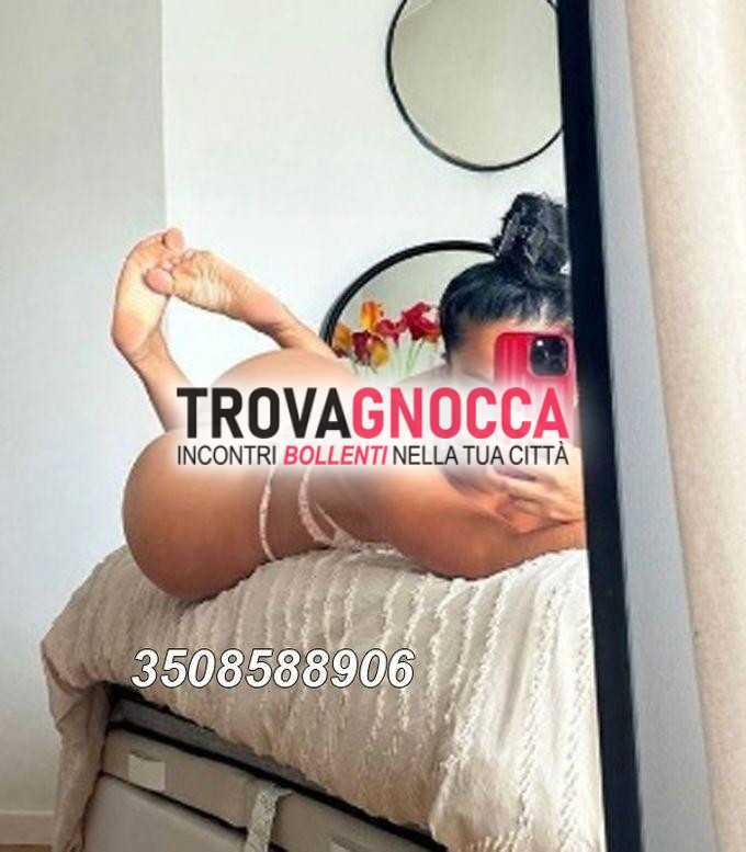 chiara 24 anni ❤️‍🔥 napoletana È proprio nelle foto ♥️ quelli occhi gatta 🐯 e gola profonda 🤩 far perdere testa. vi aspetta vagina saporita e completissima 😘