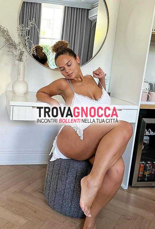 affascinante sudamericana curve mozzafiato estremamente caliente pronta sorprenderti anche casa tua dove troverai ambiente climatizzato un'esperienza indimenticabile.