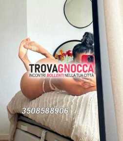 chiara 24 anni ❤️‍🔥 napoletana È proprio nelle foto ♥️ quelli occhi gatta 🐯 e gola profonda 🤩 far perdere testa. vi aspetta vagina saporita e completissima 😘
