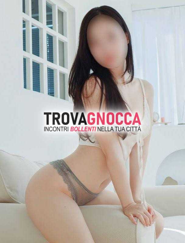 joi ragazza mora orientale è qui te pronta essere conquistata e condividere momenti indimenticabili