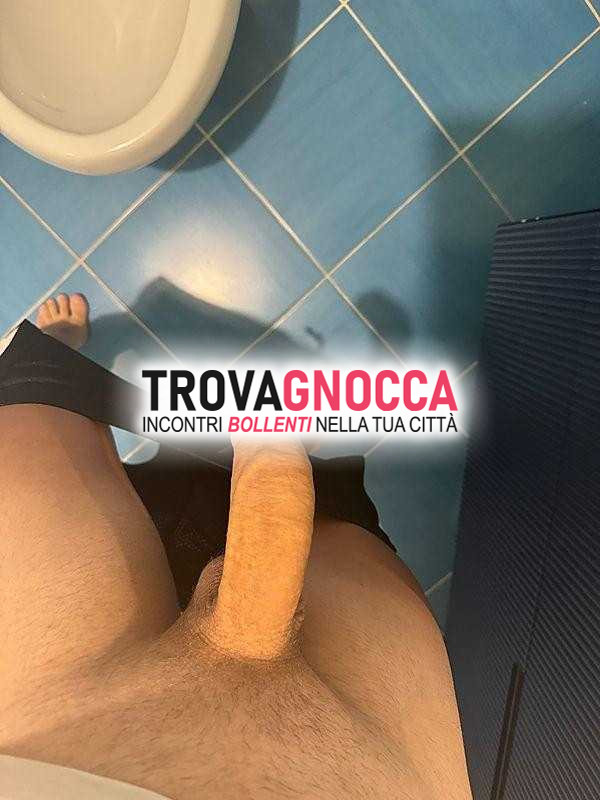 ragazzo ben dotato è cerca incontri appassionati.