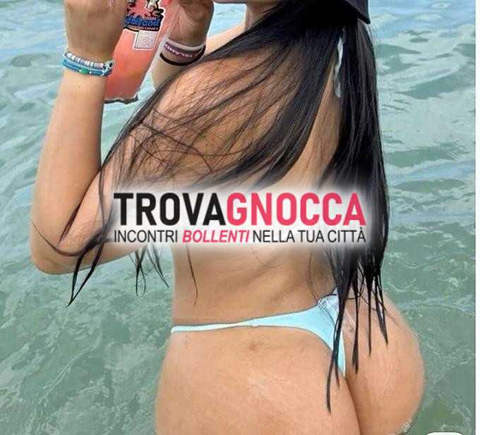 affascinante ragazza 25 anni appena arrivata città